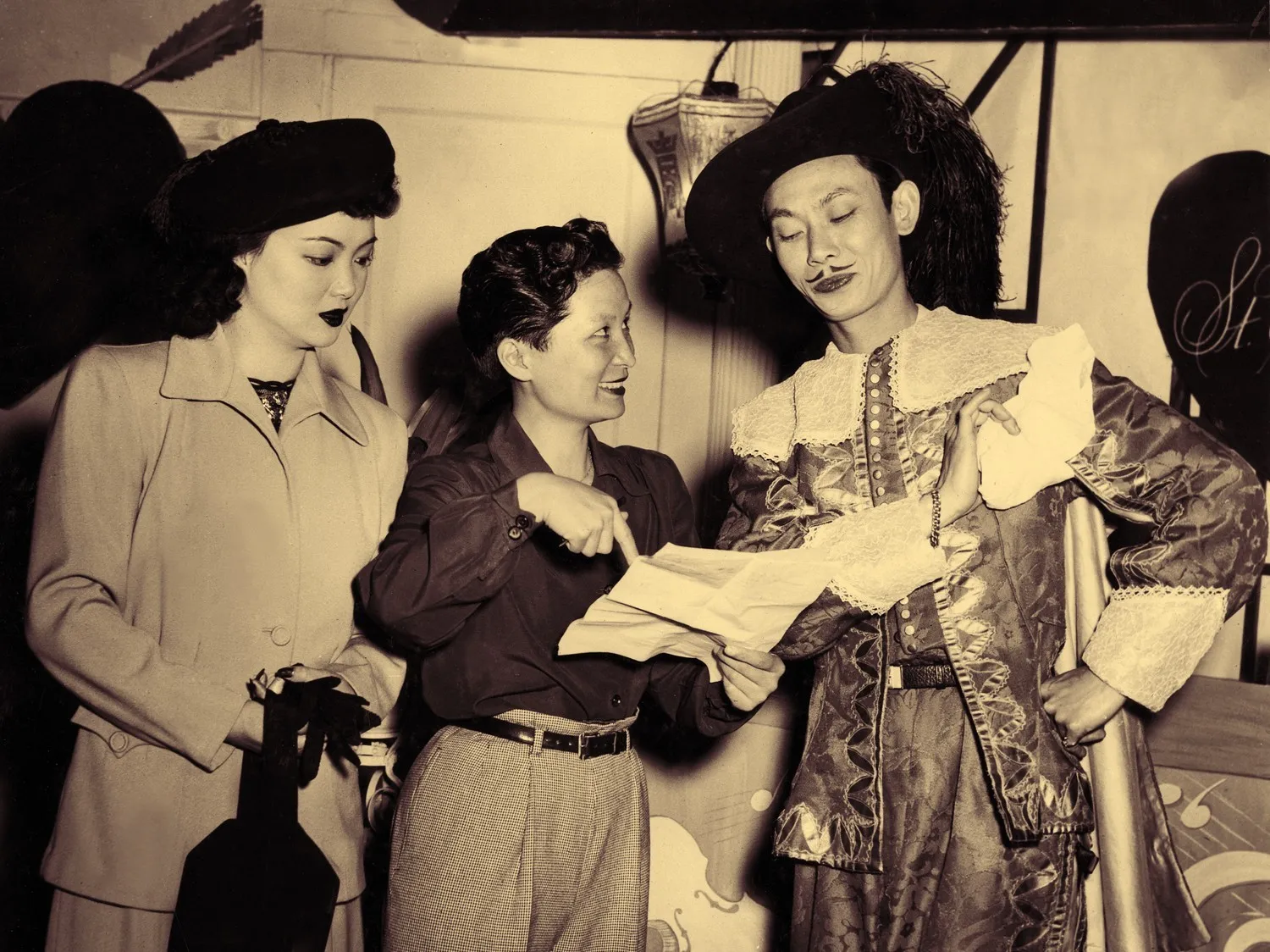 Marianne Quon, Esther Eng, Teng Pui; San Francisco 1947
