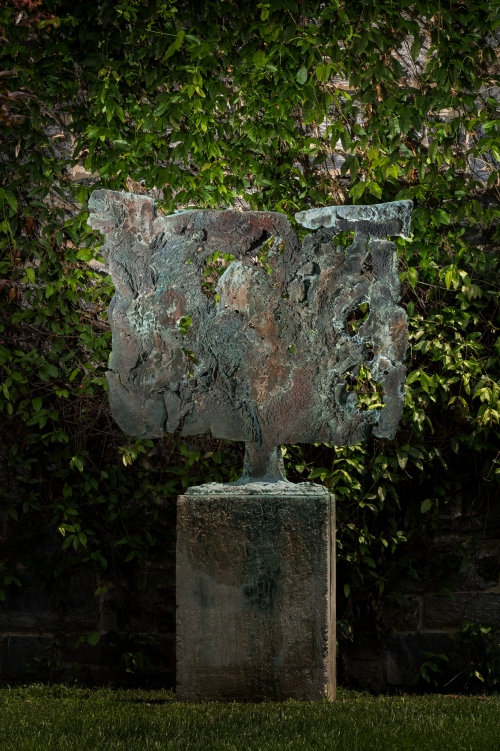 Urn sculpture