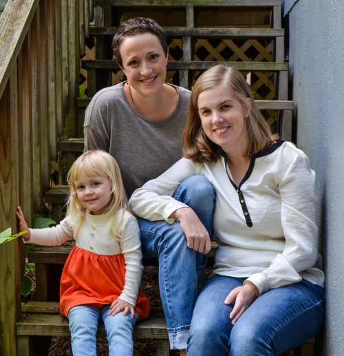 Keetje Kuipers ’02 and Sarah Fritsch Kupiers ’04 with their family