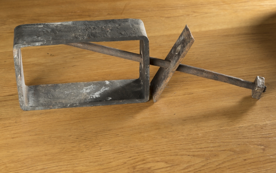 cast iron tool