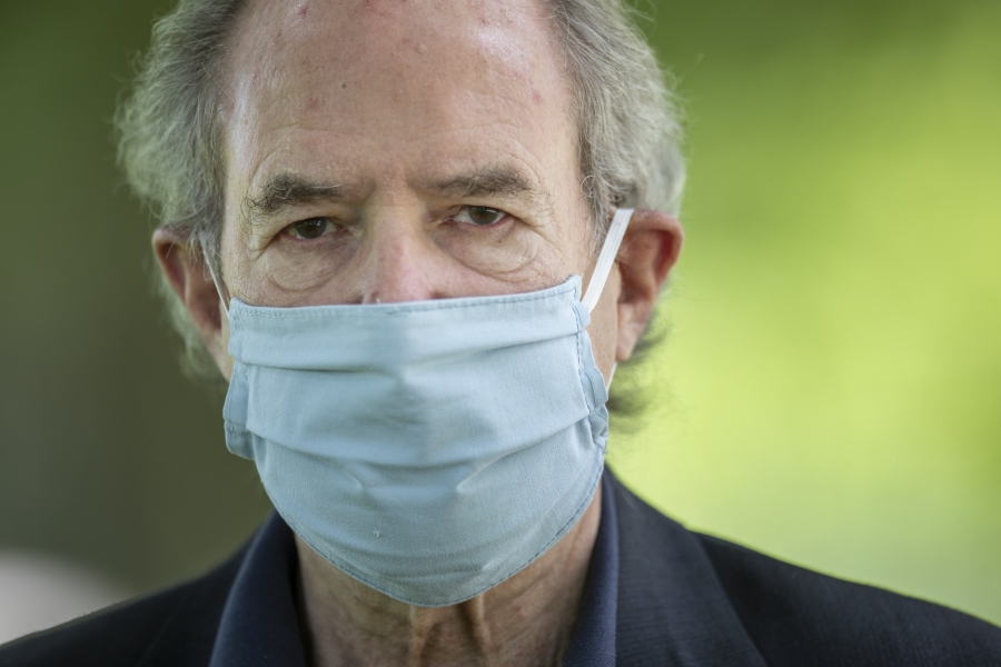 Portrait of Bennett Lorber ’64, H’96 wearing a mask