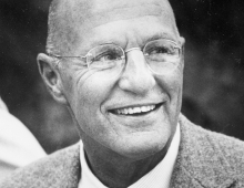 Black and white photo of Jerry Kohlberg ’46.