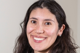 Portrait of Alicia Muñoz ’03 smiling