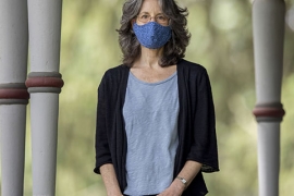 Lisa Smulyan '76 in a mask