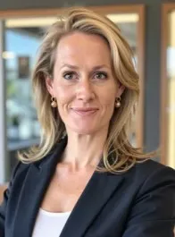 Emily Paddon Rhoades headshot