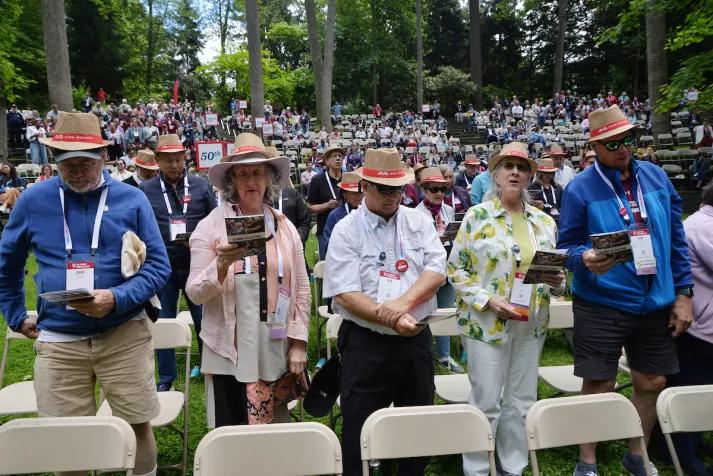 Alumni at collection in scott outdoor amphitheater