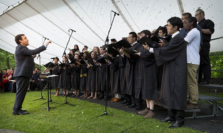 Choir singing at Baccalaureate