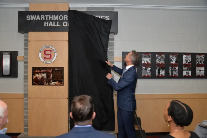 Brad Koch unveils plaques