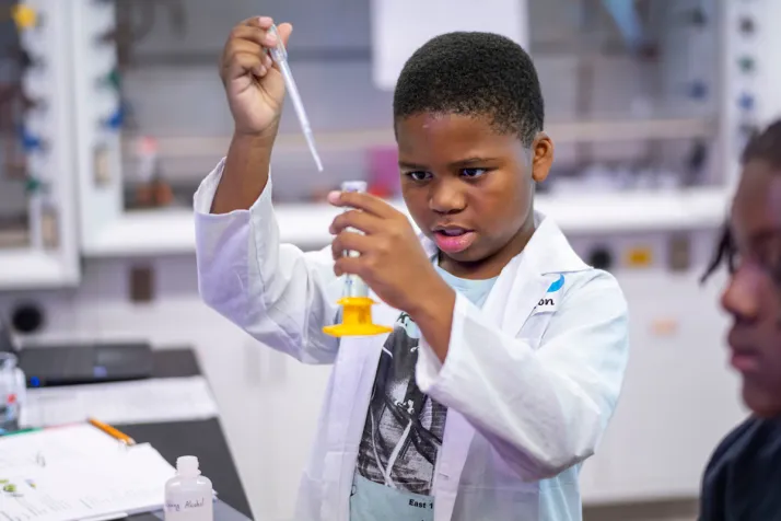 CCC student does experiment in lab