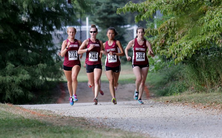 Swarthmore women's cross country team running