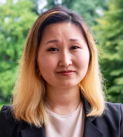 Photo of Elizabeth Kim