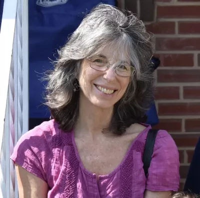 Photo of Lisa Smulyan