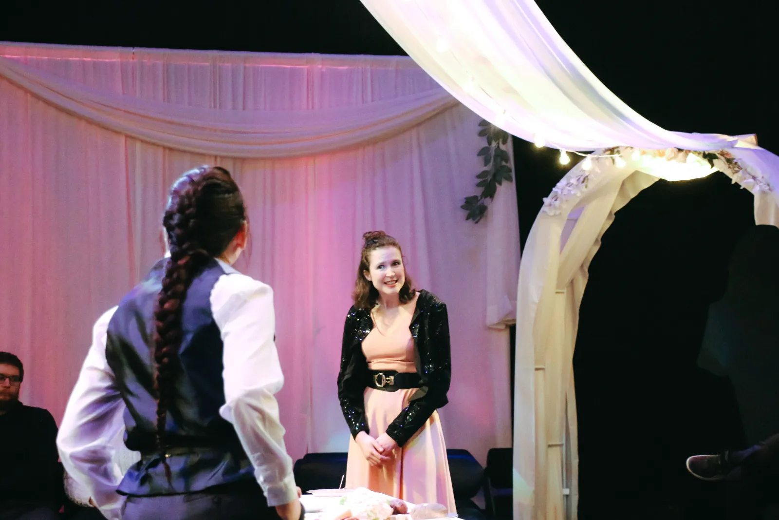 Eva Nahass '24 as Carlo and Rose Palmieri '24 as Carly