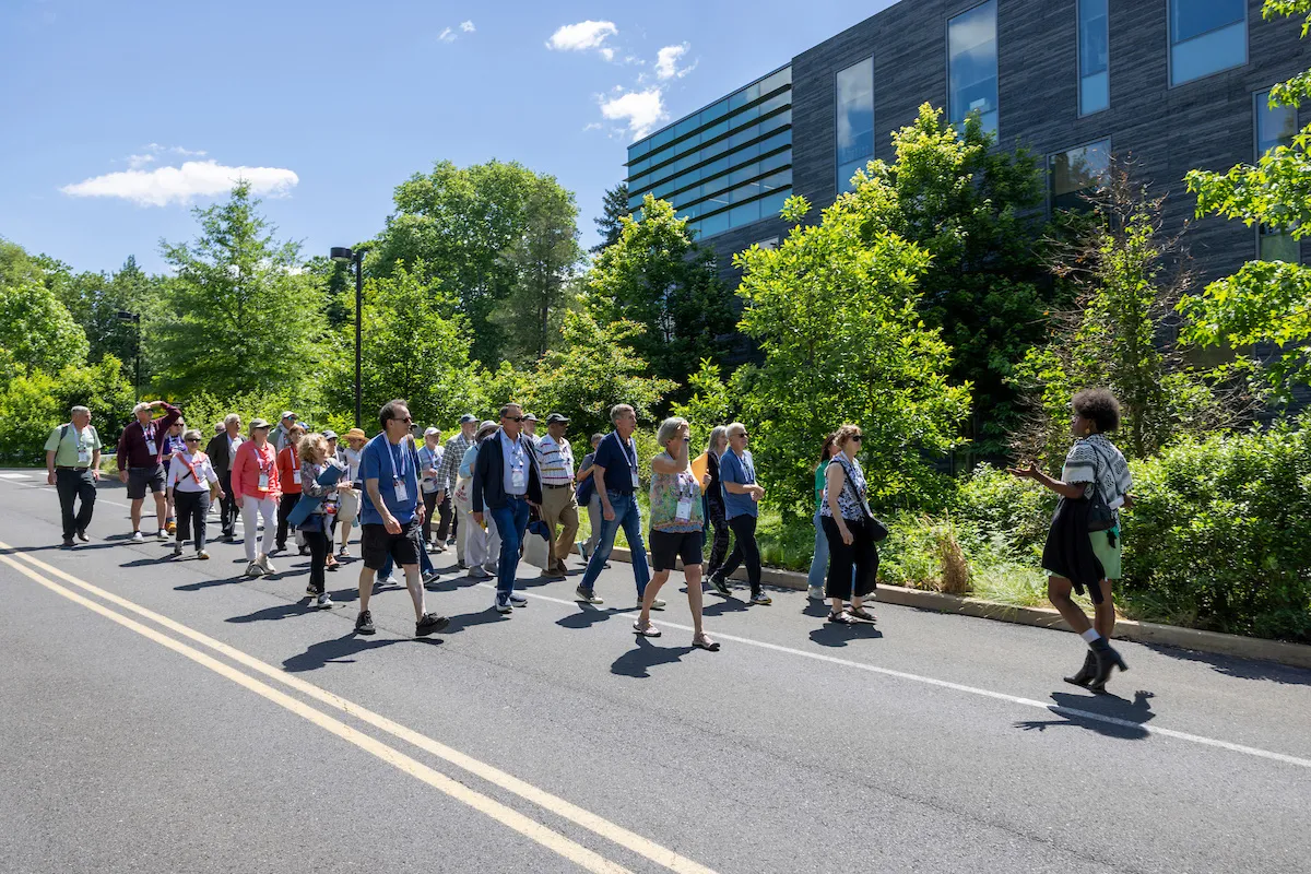 Alumni take tour of campus from student guide