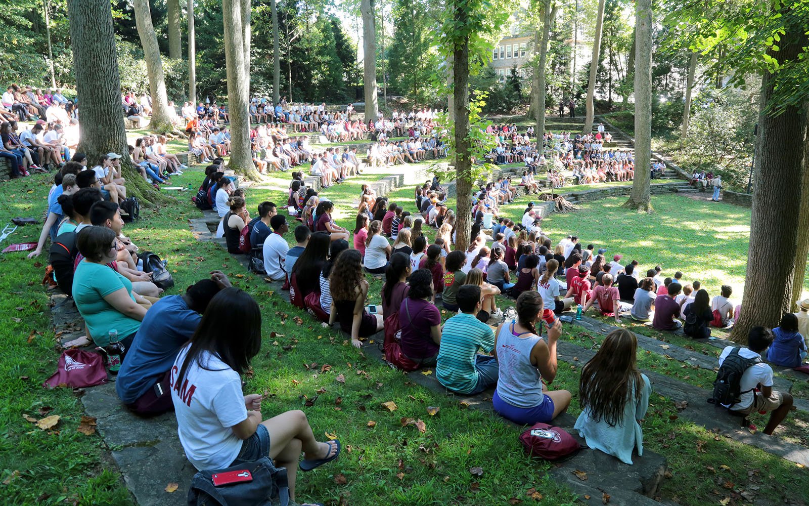 Students gathered in amphitheater 