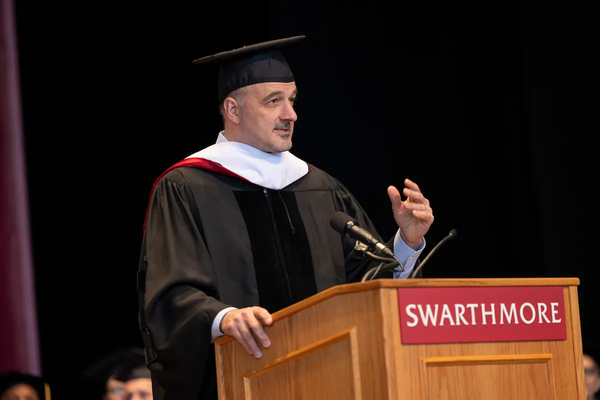 Shamil ldriss at podium