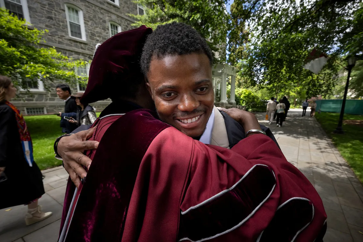 Student hugs president smith