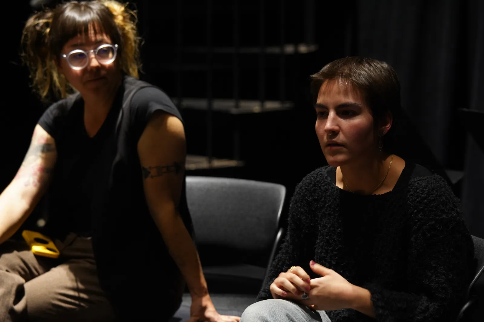 Author Sophia Pereda-Echeverry '25 answers questions after the reading of see u soon, don't get microwaved. Advisor Savannah Reich watches along