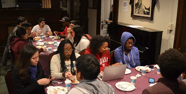 Students eating in BCC