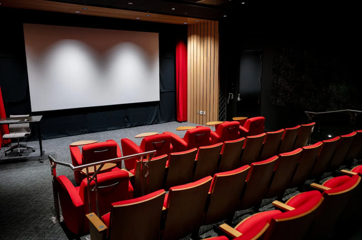 Red move theater seats in screening room