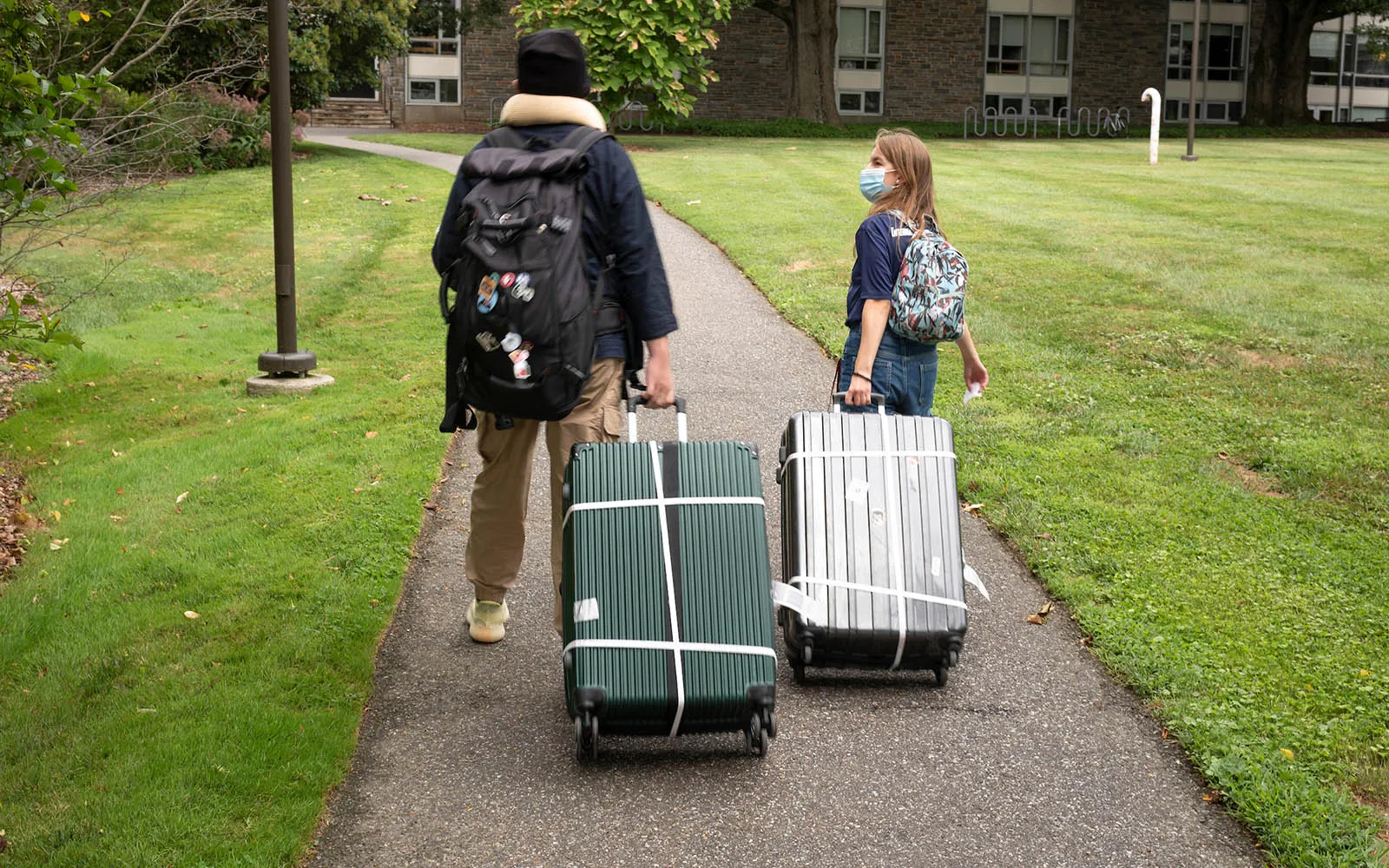 students arriving on campus