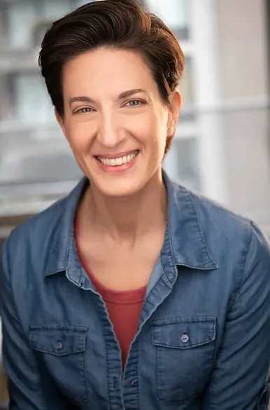 Leah Walton headshot