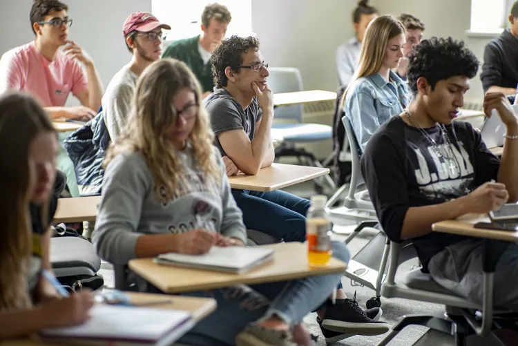 Students listen to a lecture in Professor Armus' class.