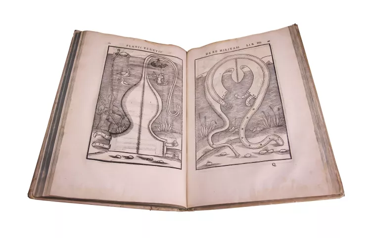 photo of pages from De Re Militari, published in 1532