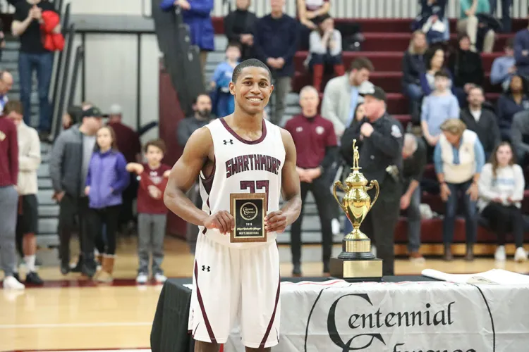 Basketball team with trophy