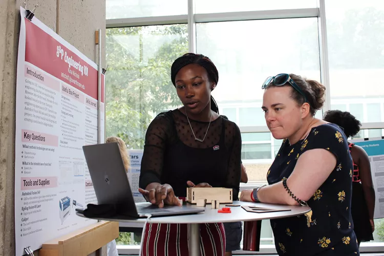 Swarthmore Summer Scholar Program participant presents engineering research