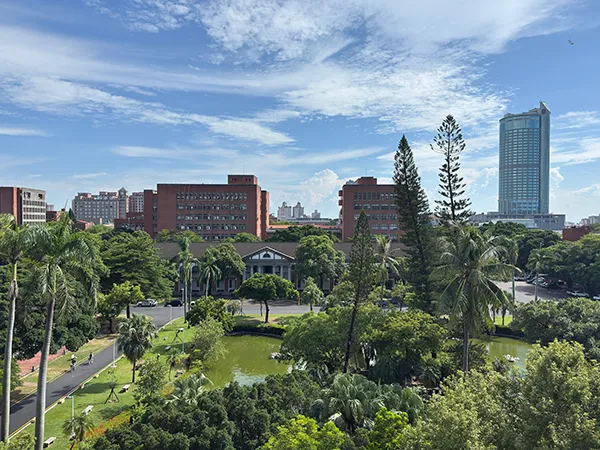 a sunlit morning at NCKU’s Kuang-Fu Campu