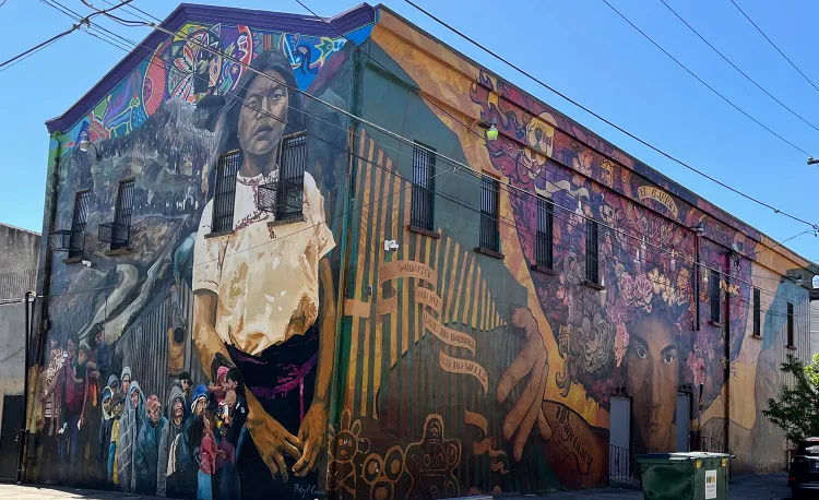 Image of Mural on Building of Refugees