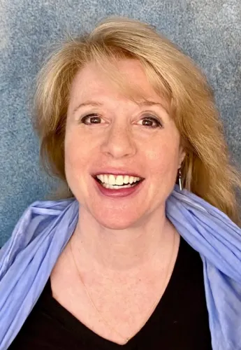 Deb Winer '83