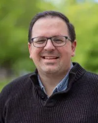 Steve Robishaw headshot