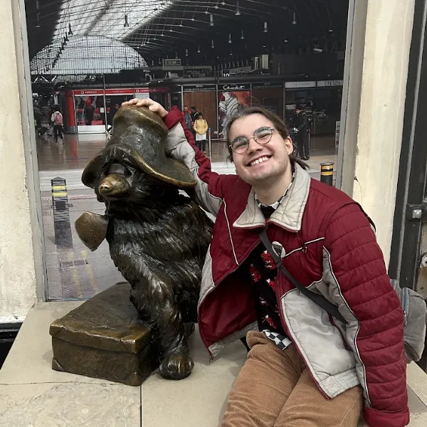 Bronze statue of Padington the Bear