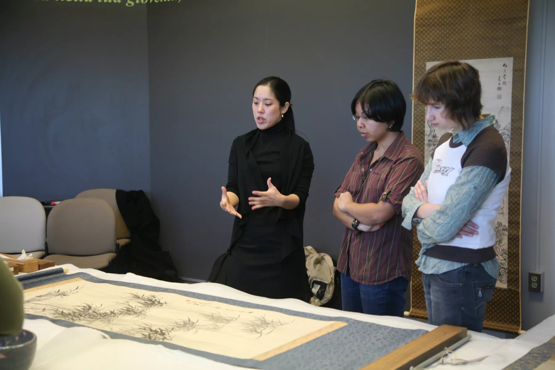 Professor Tomoko Sakumura and students in a Japanese Ceremonial Art class