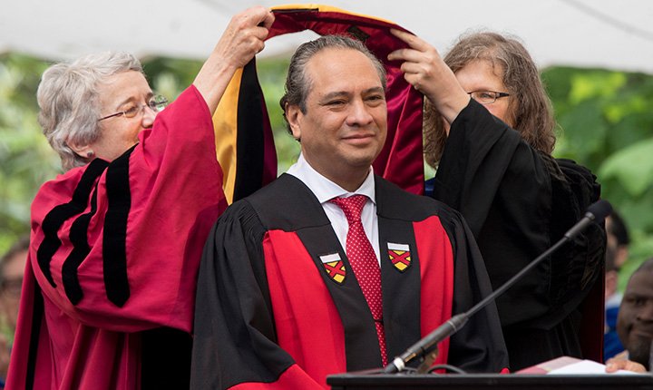 Francisco Valero-Cuevas '88 receiving honorary degree