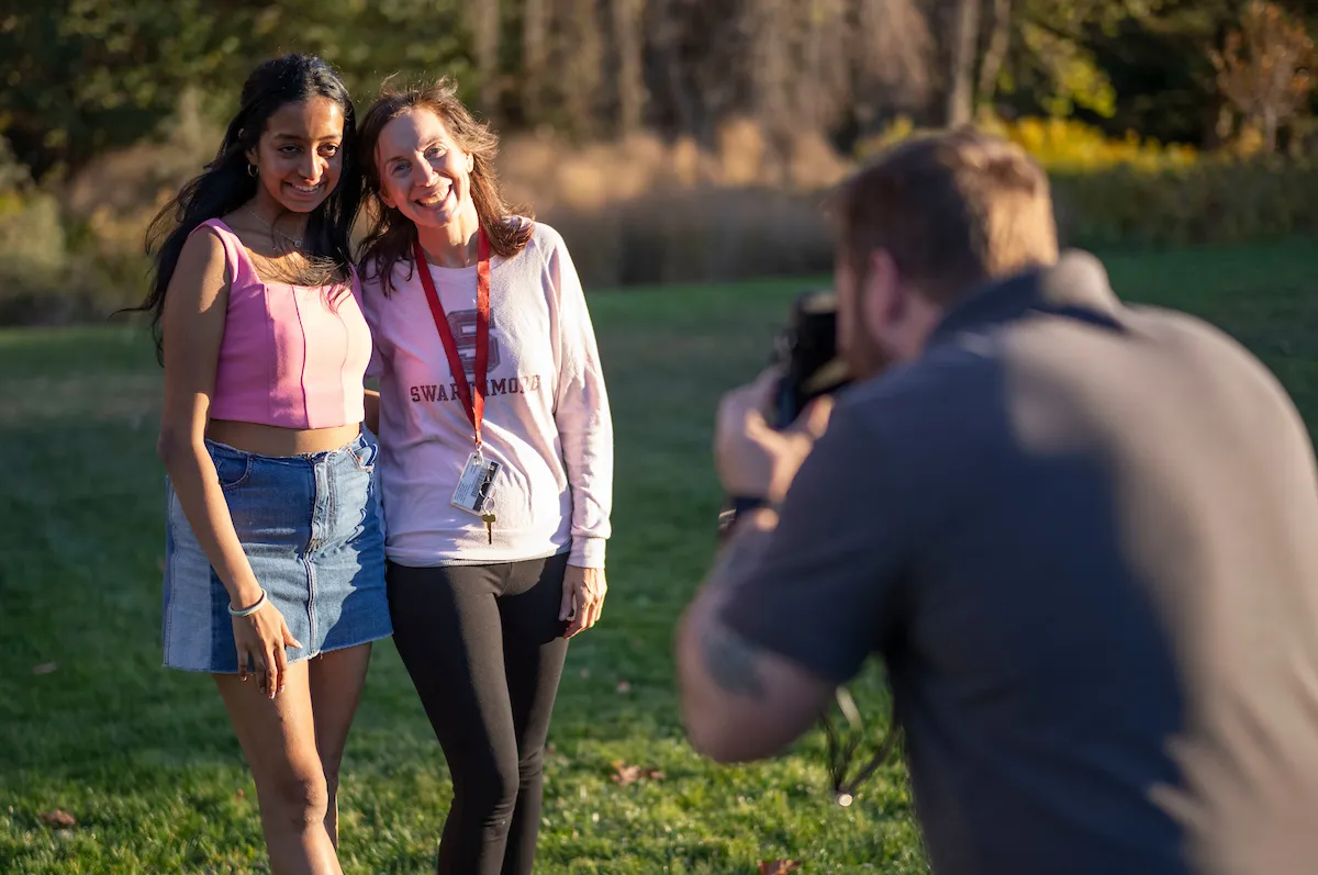 families pose for photos on campus during Garnet Weekend