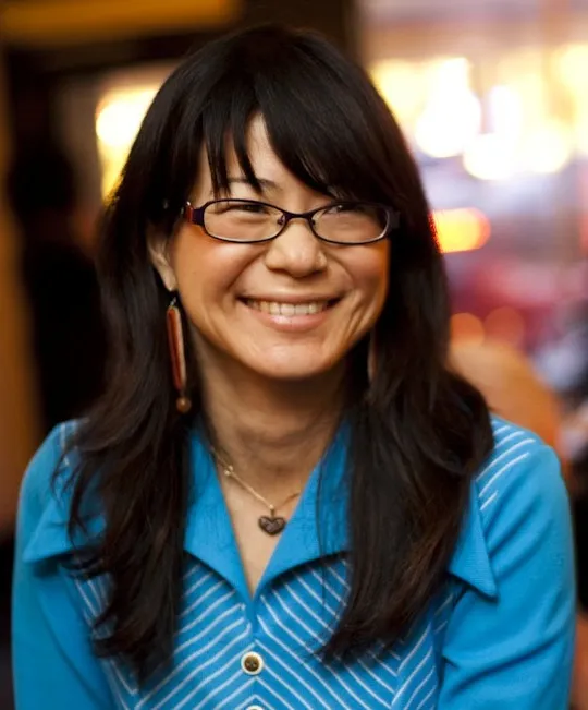 Marié Abe headshot