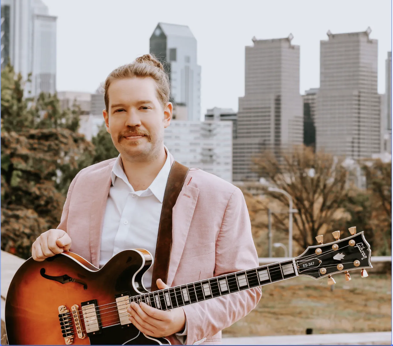 photo of guitarist Sean Markey