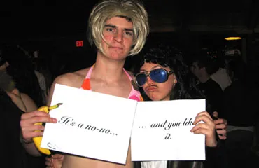 "Happy couple" at screw your roommate