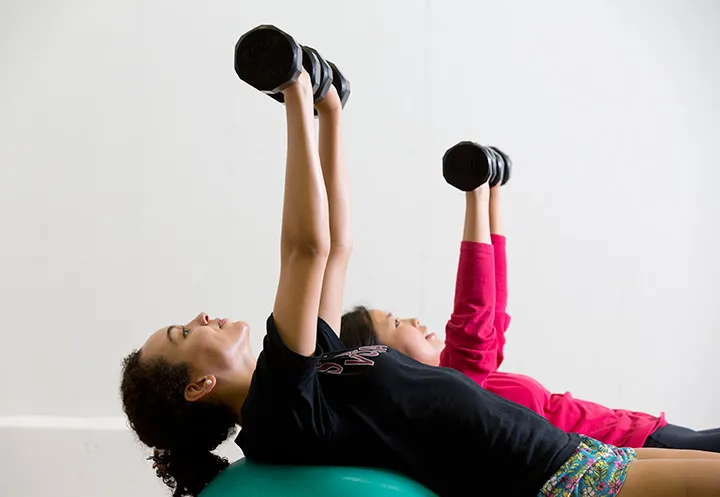 People lifting weights